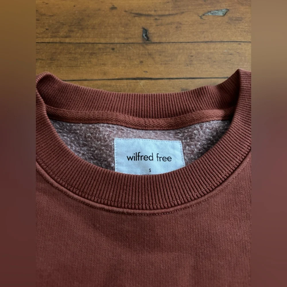 Wilfred crew neck sweater, faded brick red, fleece, cropped & oversized - Picture 3 of 4